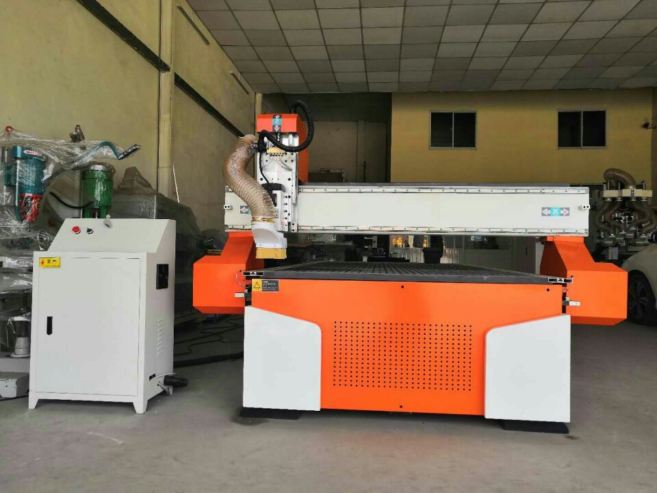  Máy cnc 1325  cắt Gỗ Công nghiệp
